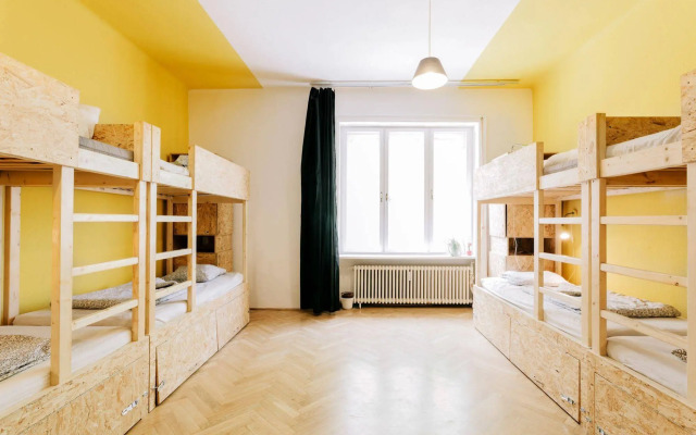Home Plus Hostel