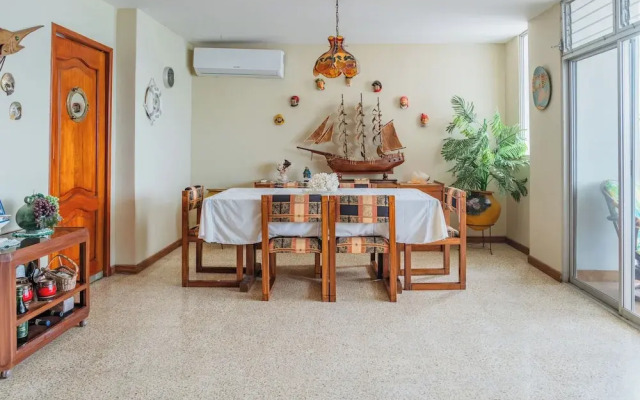 Captivating 4-bedroom Apartment in Salinas