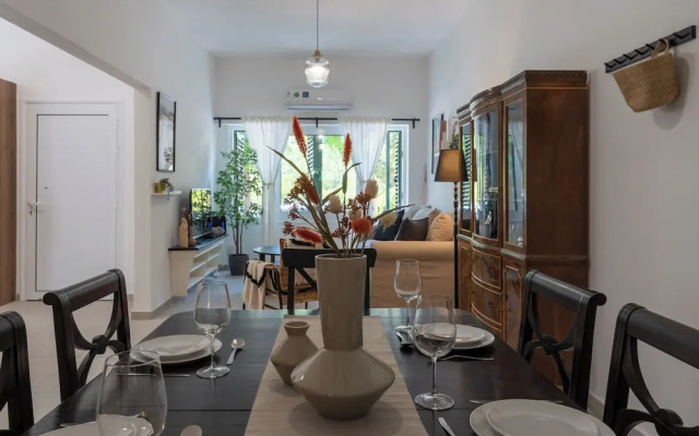 Arty Haven Spacious 3BR House in Larnaca