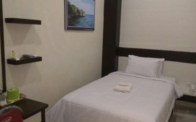 Galaxy Inn Hotel Baubau