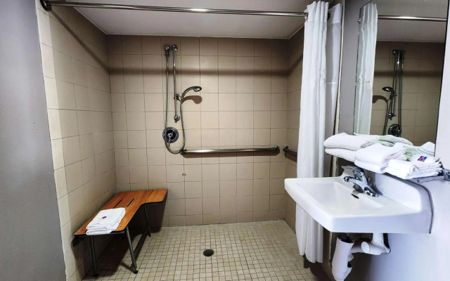 Motel 6 Webster, TX - Houston - Nasa Lake