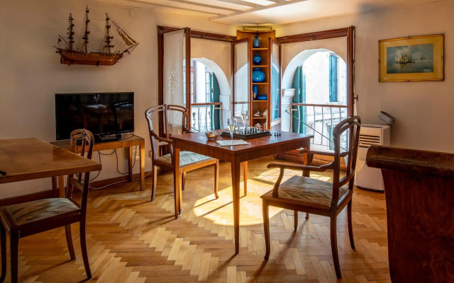 Ca’ Cappello Venetian Apartment M02074212072