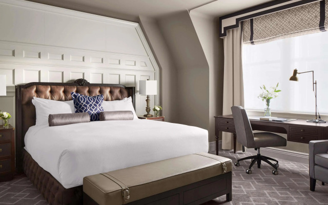 Fairmont Hotel Macdonald