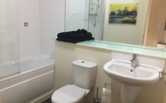 Finlay Drive City View Apartment