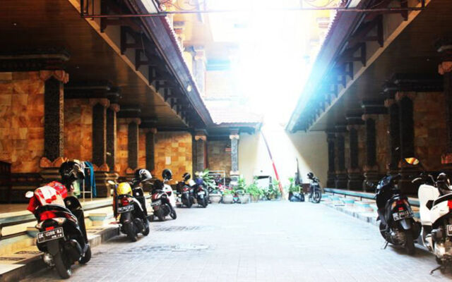 Segara Sadhu Inn Kuta by ecommerceloka