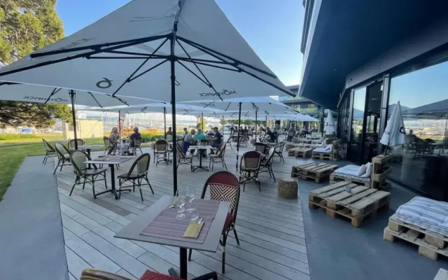 Hôtel Restaurant Port-Conty