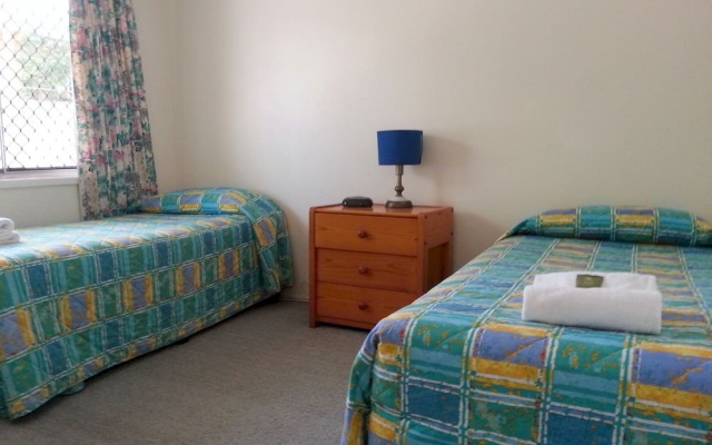 Sandy Court Holiday Units – Guest Rooms – Noosaville