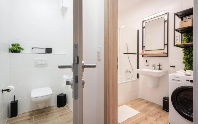 WestSide River Apartment