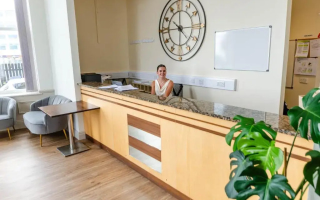 Admiral House Hotel