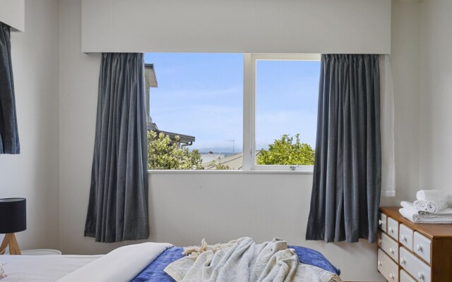 Dazzling Mairangi Bay Retreat Sea Views