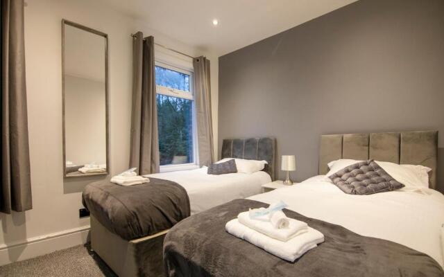 Stunning Bolton Abode - Pool Table