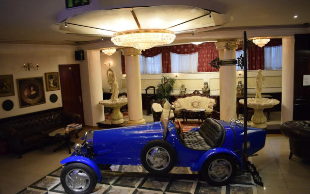 Queen's Astoria Design Hotel