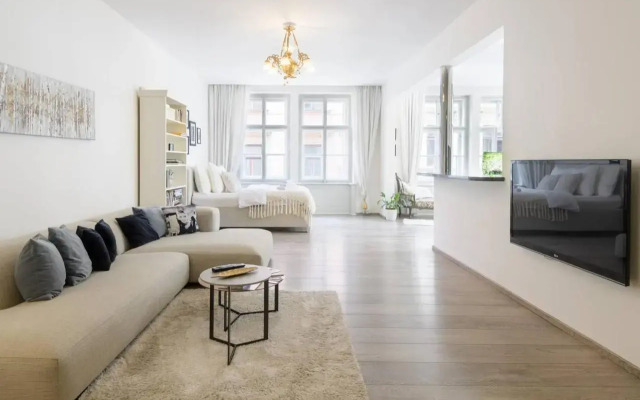 Stylish, Light-Filled Home in the Historic Center