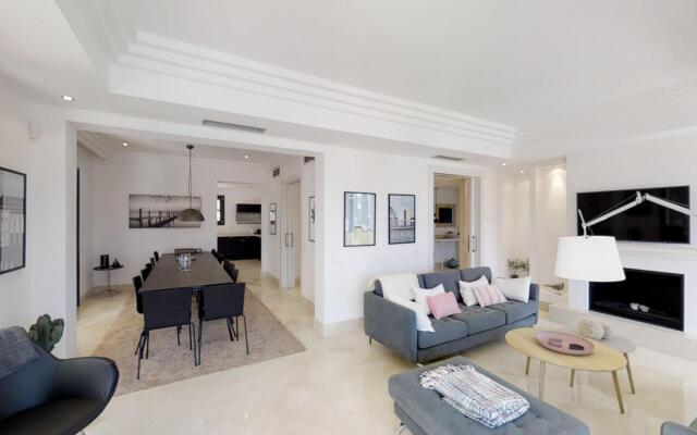 27175-Luxury Villa with heated pool