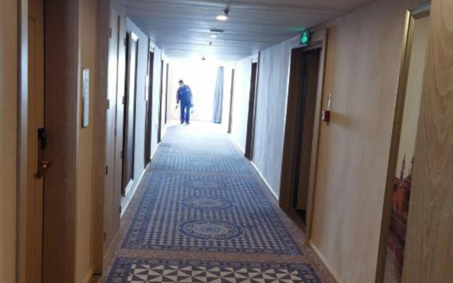 Vienna Classic Hotel (Qilu shoe city zoo store)