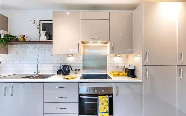 Spacious and Trendy Shoreditch Flat