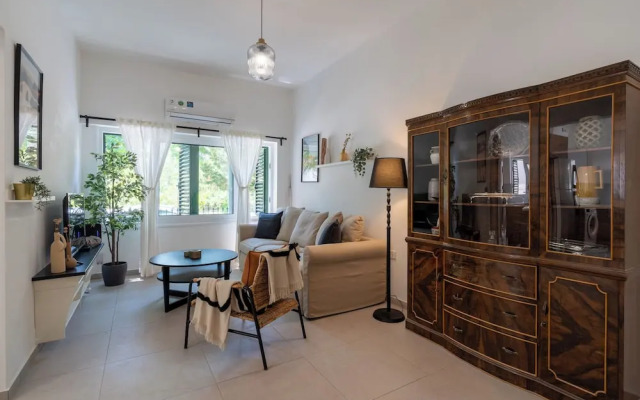 Arty Haven Spacious 3BR House in Larnaca
