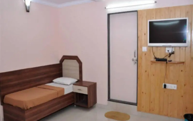 Sri Shambhavi Comforts Apartment