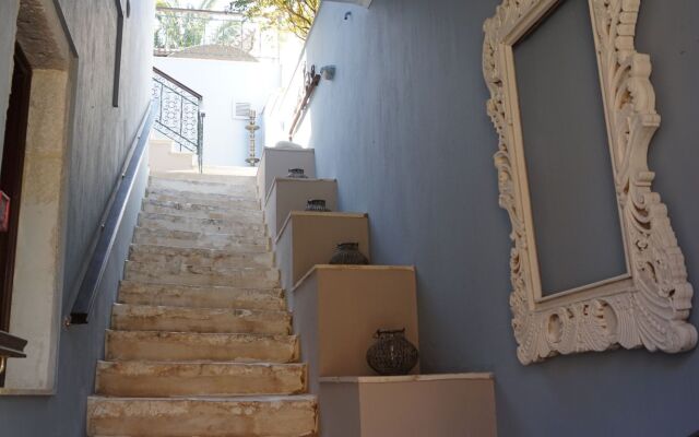 Faros Suites - Adults Only