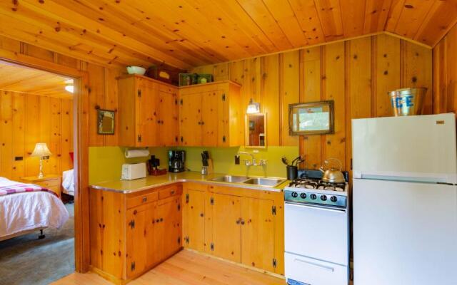 Lake Creek Lodge