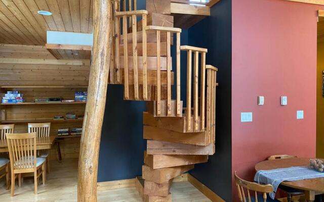 Gudjonson Getaway - 2 bed 2 bath Cabin