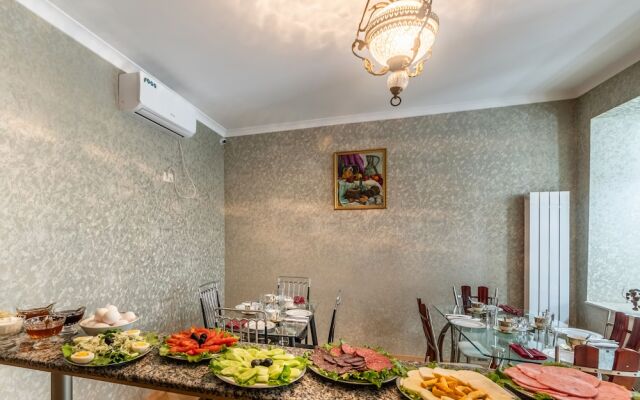Q&B Hotel