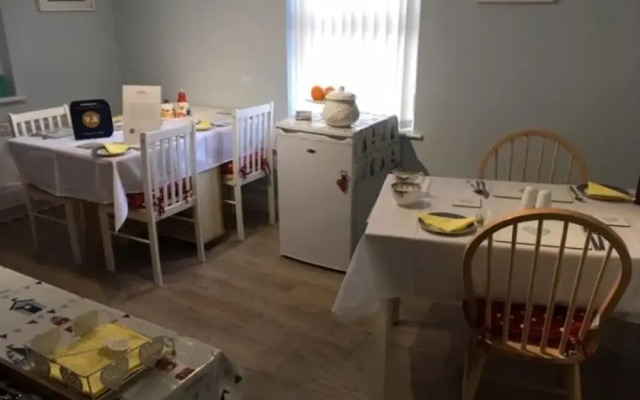 Treviglos Lodge Bed  Breakfast