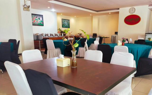 Pratama Hotel and Convention
