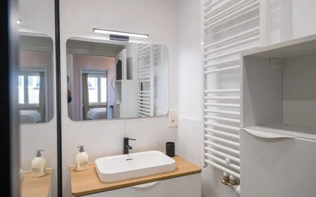 Apartment With Hinterland Views