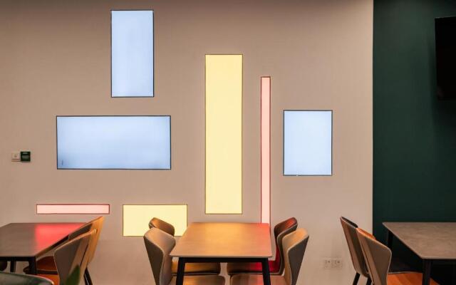 Dayin International Youth Hostel (Shanghai Nanjing East Road;People's Square;The Bund Branch)