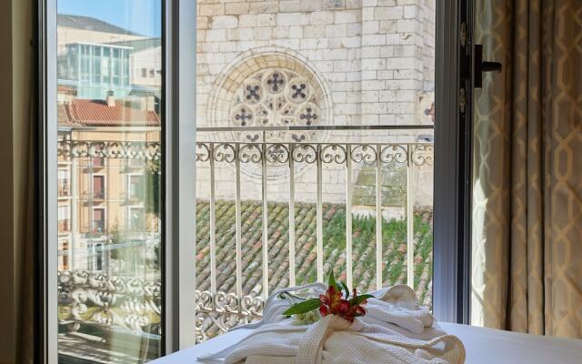 Nexus Valladolid Suites & Hotel