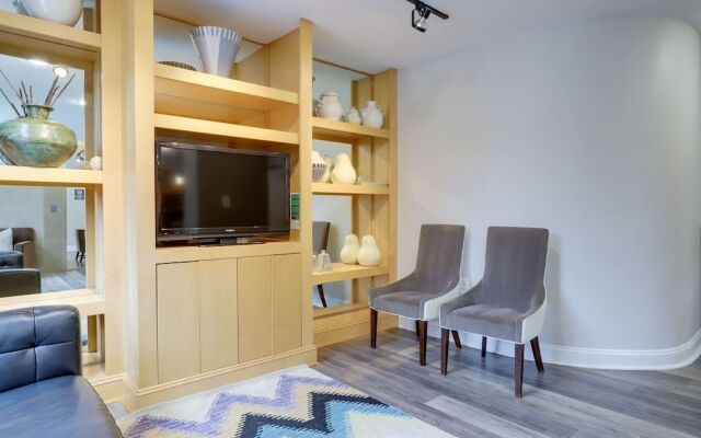 Sensational 1 Bedroom Condo Ballston