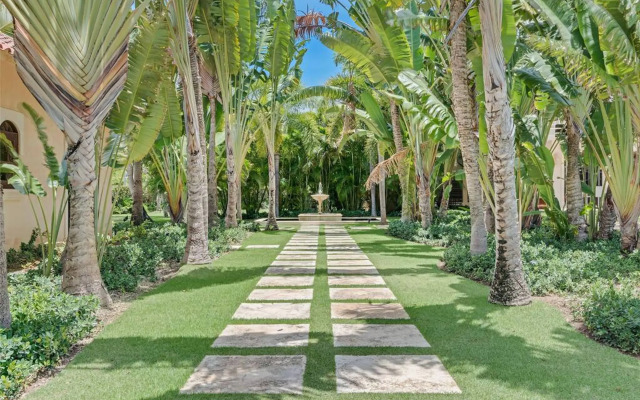 Sophisticated Villas With Private Pools and Staff