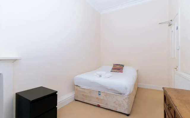 Spacious 4 Bedroom Apartment Near The Meadows/old Town