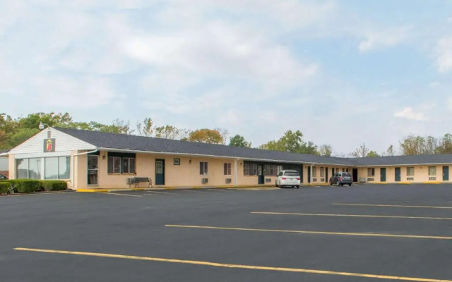 Super 8 Centerville-Richmond