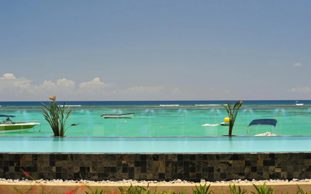 OBiches Luxury Beachfront Apartment Trou-aux-Biches