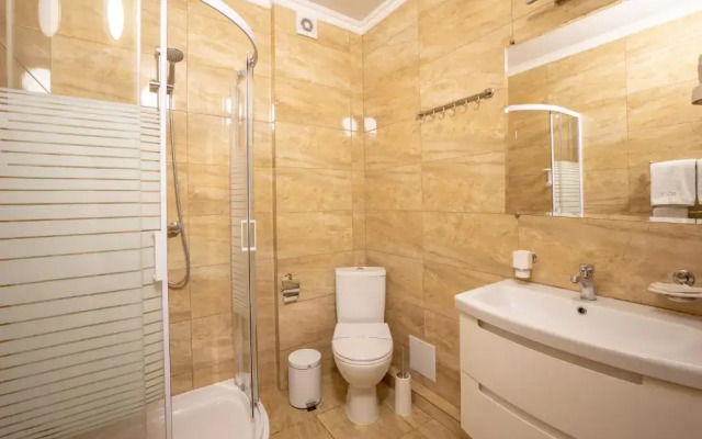 Private Rooms in Hotel Lift 1R