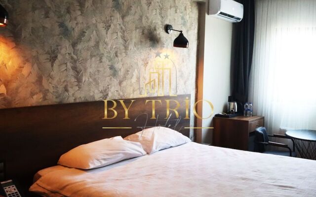 By Trio Hotel