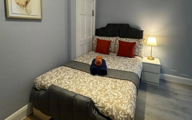 Studio - Sleeps 2 - Parking - Close to Paddington