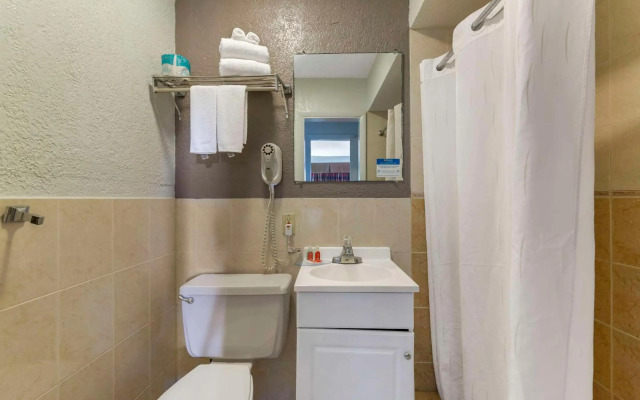 Fort Lauderdale Gardens Inn & Suites