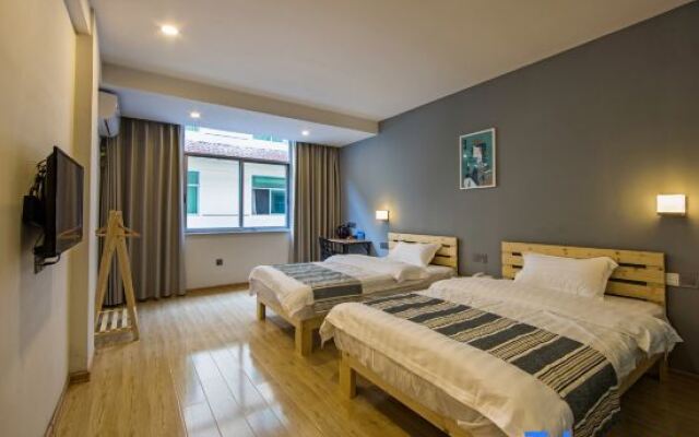 Youyou Qilan Hostel