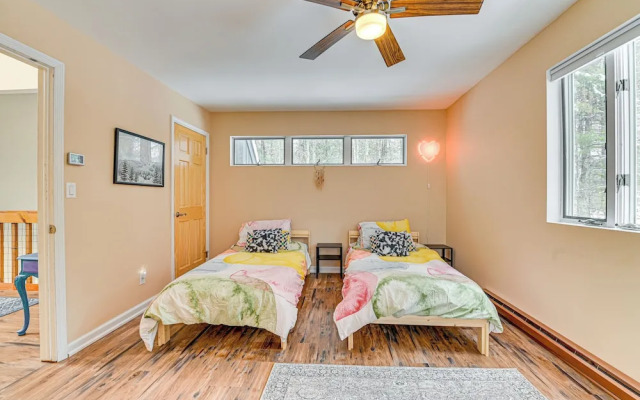 Ski, Hike & Golf: Pet-friendly Windham Retreat