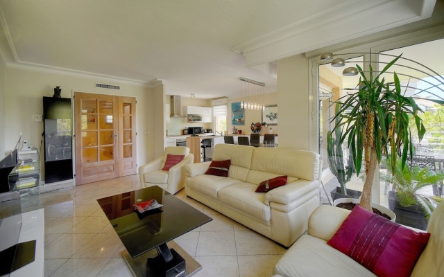 Ref 570584 in Cannes