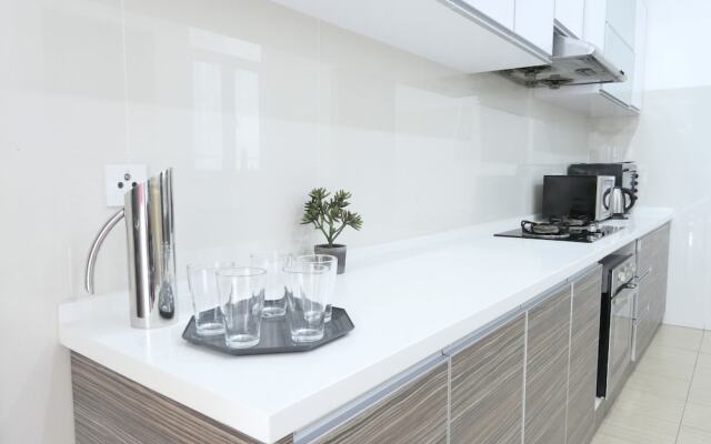 Gurney Seafront Supercondo 4b Penthouse