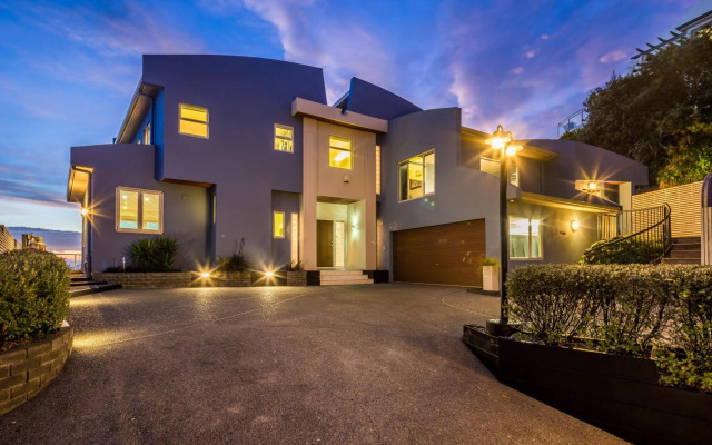 Ocean View Self-contained Apartment