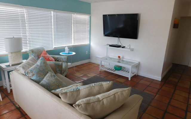 Nokomis Inn and Suites