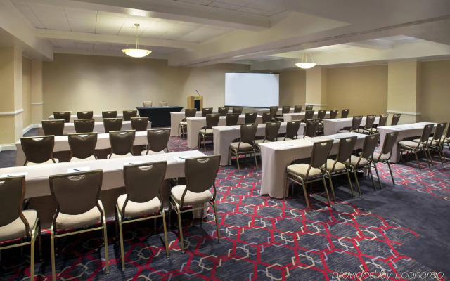 Best Western Premier Plainview-Long Island Hotel