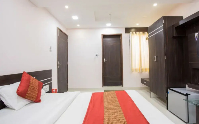Oyo 8882 Pishori Residency