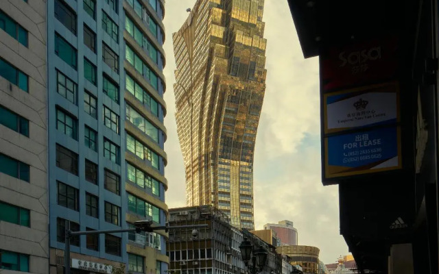 Ole Tai Sam Un Hotel
