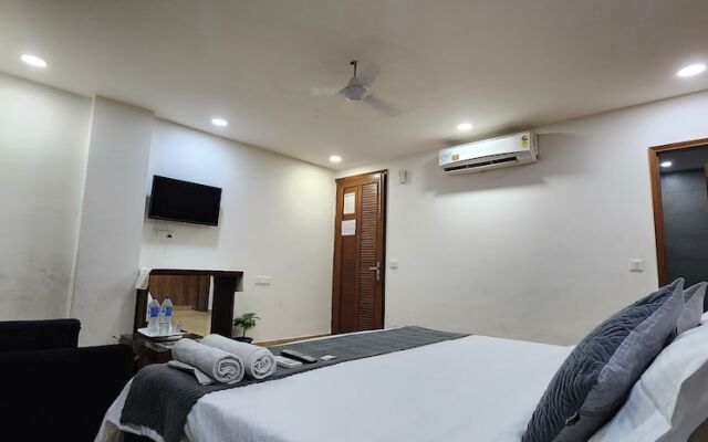 Hotel Crystel Residency